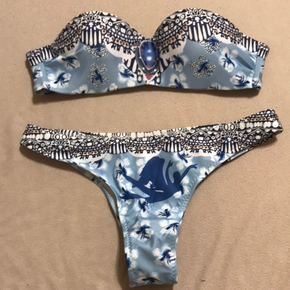 NEW Women’s bikini 2pc Brazilian cut. Medium - Picture 1 of 8